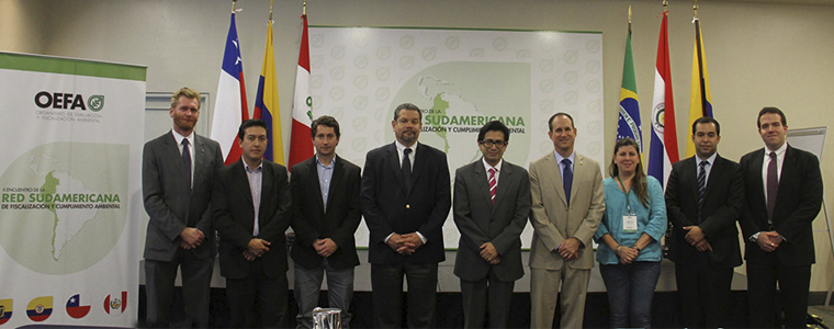 760 07-11-2014 SMA asiste a seminario en Perú